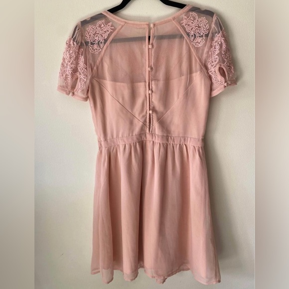 Urban outfitters embroidered dress - Picture 4 of 9